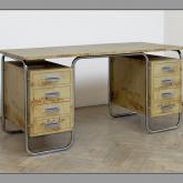 Realized design of functionalist desk