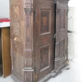 Overall view of the wardrobe before restoration