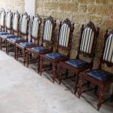 Soubor deseti historizujících židlí